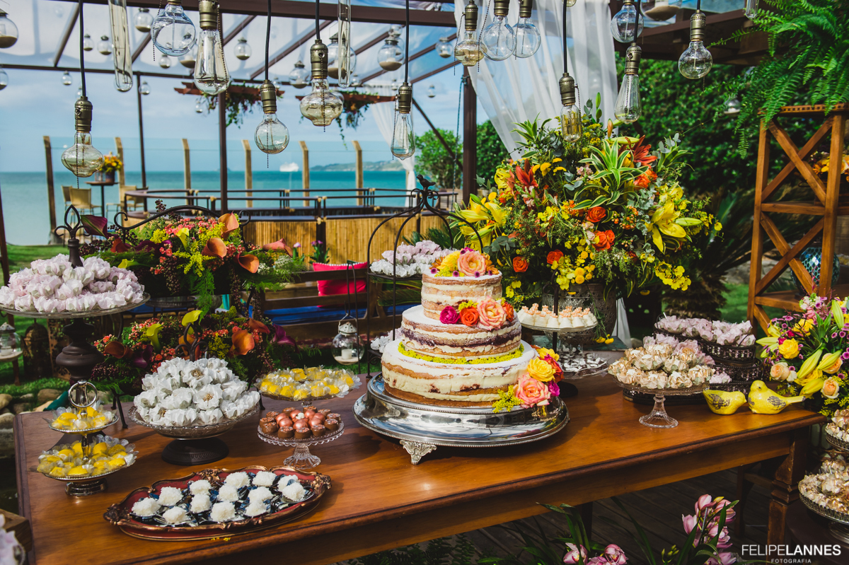 CAsamento em Búzios Tais e Gustavo, 01/04/2017, Villa Rasa Marina Hotel Boutique, decoração vagalumes e pirilampos, visagismo (cabelo e maquiagem) Euler de Castro Beauty, fotografia Felipe lanes e DJ Dentinho da Playback - Foto 57