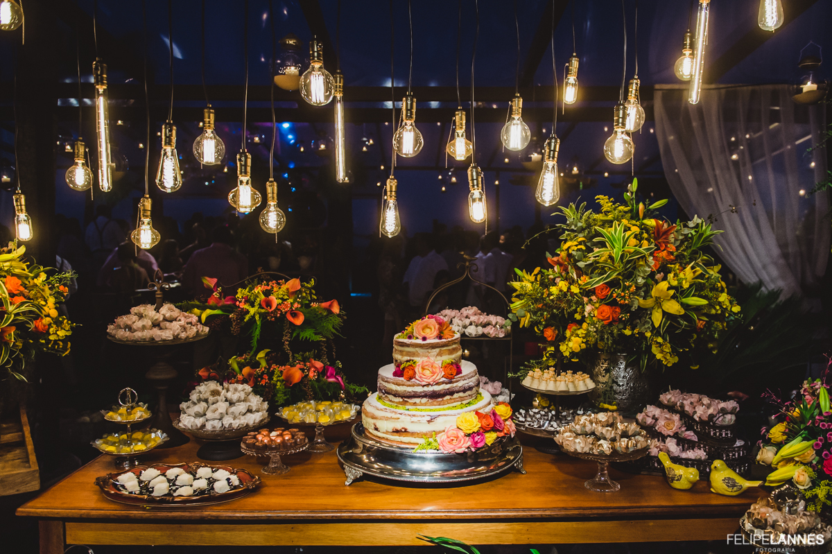 CAsamento em Búzios Tais e Gustavo, 01/04/2017, Villa Rasa Marina Hotel Boutique, decoração vagalumes e pirilampos, visagismo (cabelo e maquiagem) Euler de Castro Beauty, fotografia Felipe lanes e DJ Dentinho da Playback - Foto 72