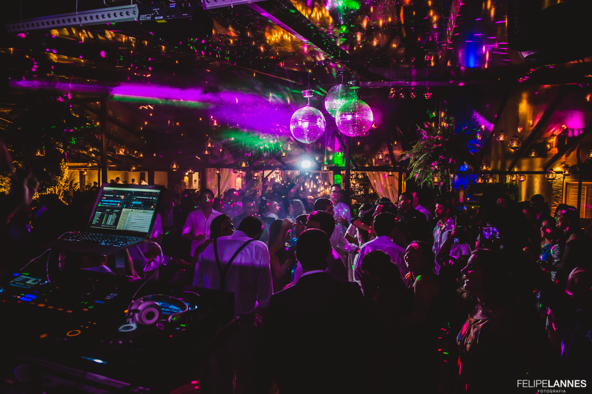 CAsamento em Búzios Tais e Gustavo, 01/04/2017, Villa Rasa Marina Hotel Boutique, decoração vagalumes e pirilampos, visagismo (cabelo e maquiagem) Euler de Castro Beauty, fotografia Felipe lanes e DJ Dentinho da Playback - Foto 77