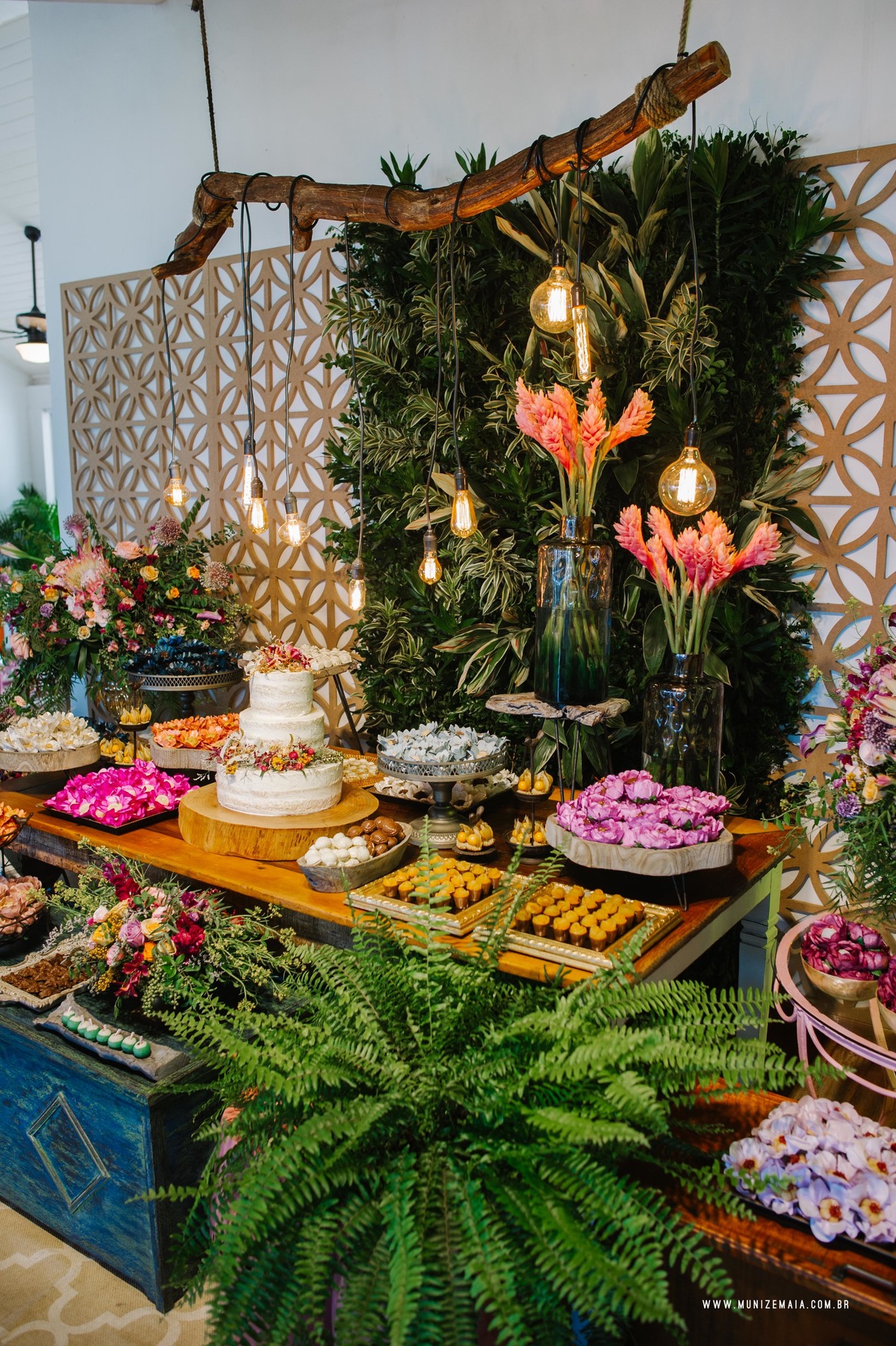 Casamento Juliane e Almir 
 27/10/2018, EF Cerimonial, Casamento em Búzios, Espaço: CasAmar na Praia Rasa com Decoração Bohô e Floral Desconstruído feita pelo Jardim de Ornamentos e Fotografada por Muniz e Maia. FOTO 15