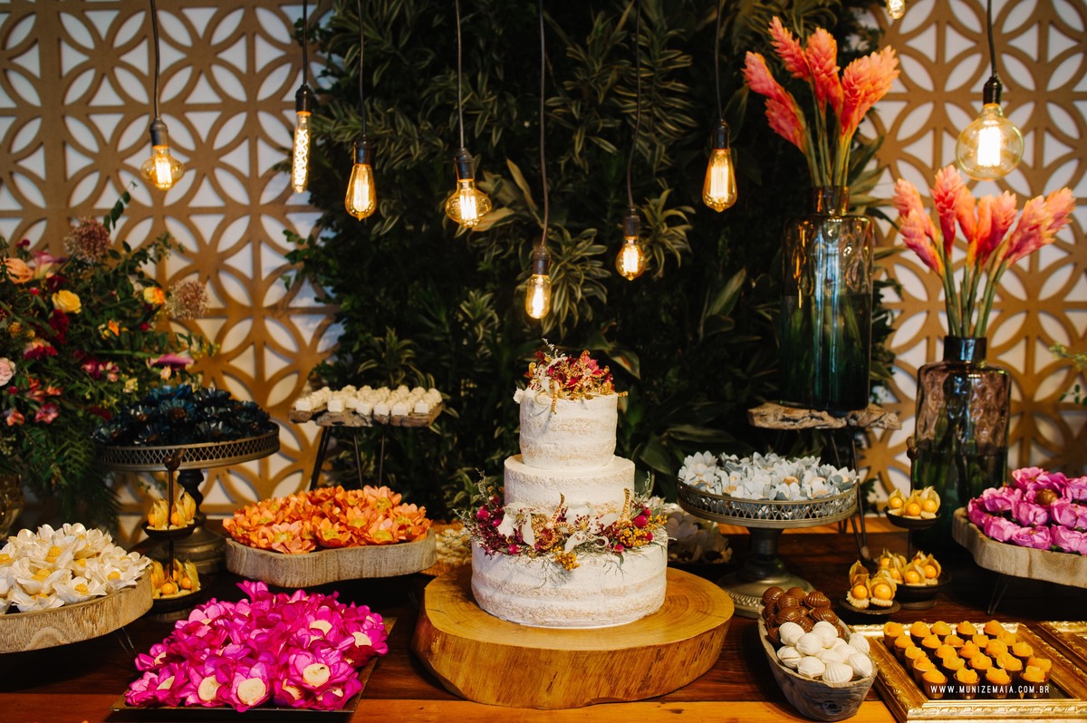 Casamento Juliane e Almir 
 27/10/2018, EF Cerimonial, Casamento em Búzios, Espaço: CasAmar na Praia Rasa com Decoração Bohô e Floral Desconstruído feita pelo Jardim de Ornamentos e Fotografada por Muniz e Maia. FOTO 14