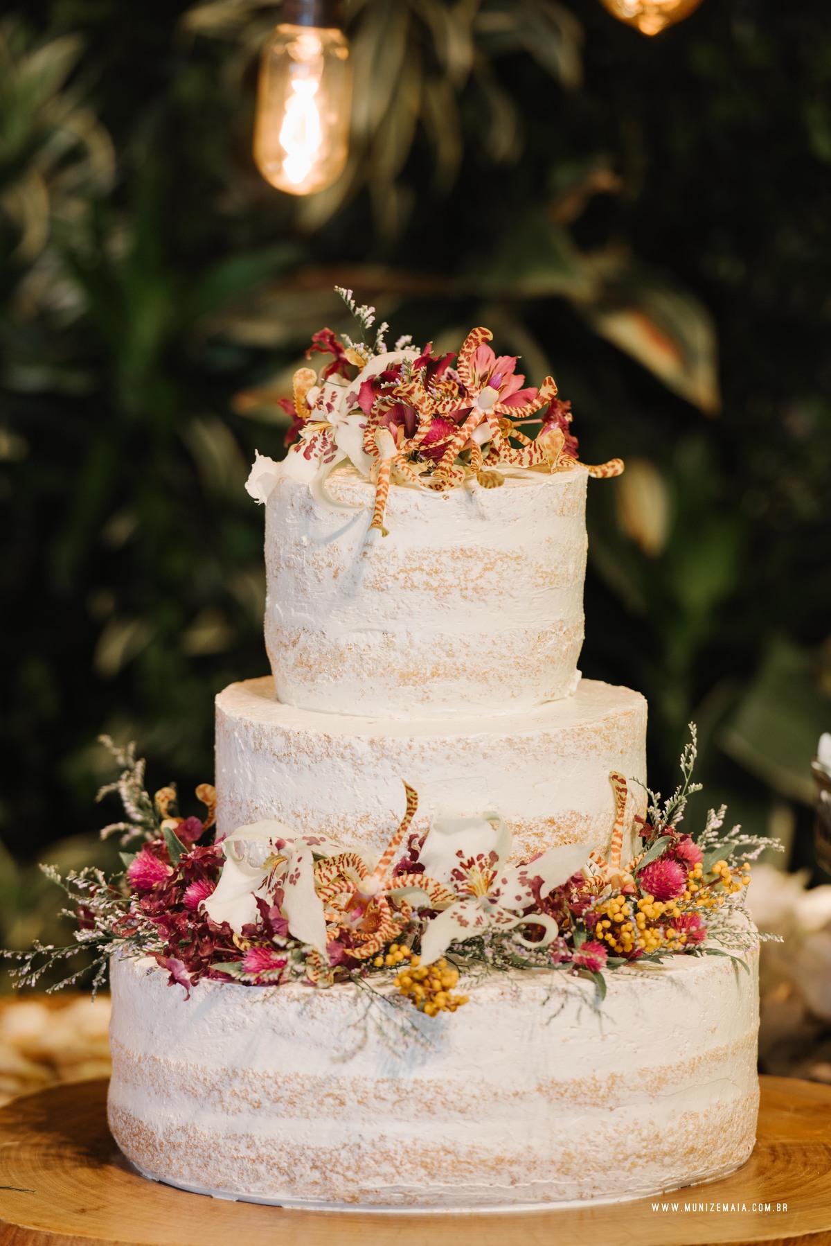 Casamento Juliane e Almir 
 27/10/2018, EF Cerimonial, Casamento em Búzios, Espaço: CasAmar na Praia Rasa com Decoração Bohô e Floral Desconstruído feita pelo Jardim de Ornamentos e Fotografada por Muniz e Maia. FOTO 16