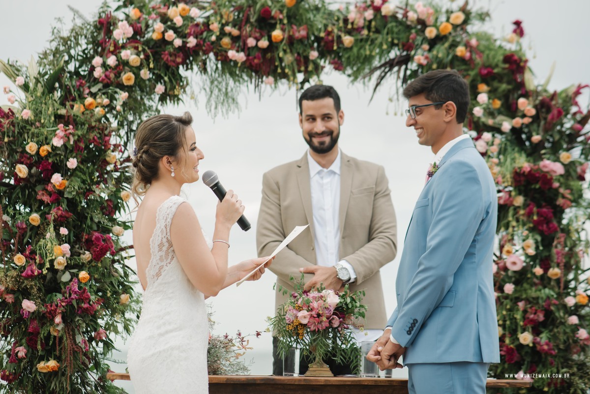 Casamento Juliane e Almir 
 27/10/2018, EF Cerimonial, Casamento em Búzios, Espaço: CasAmar na Praia Rasa com Decoração Bohô e Floral Desconstruído feita pelo Jardim de Ornamentos e Fotografada por Muniz e Maia. FOTO 40