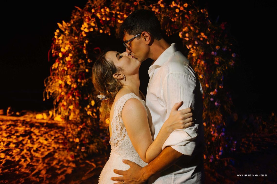 Casamento Juliane e Almir 
 27/10/2018, EF Cerimonial, Casamento em Búzios, Espaço: CasAmar na Praia Rasa com Decoração Bohô e Floral Desconstruído feita pelo Jardim de Ornamentos e Fotografada por Muniz e Maia. FOTO 59