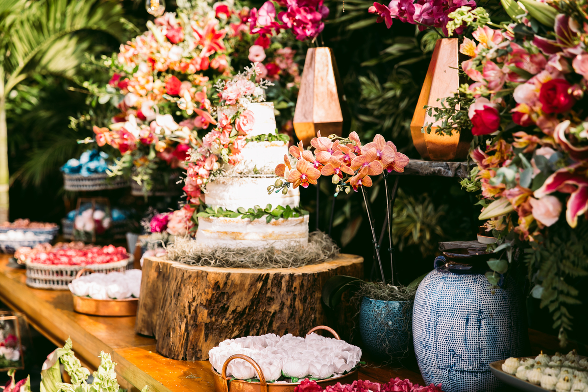EF Cerimonial-Casamento em Búzios. Paula e Gabriel 2018. Buffet Privilege, Guilherme Tona, Casaba Filmes, MAquiagem Gabi Back, Decoração: Caca Porto e Jardim de Ornamentos. Vestido de noiva MArtu. DJ Dentinho da Playback e Aração LivOn e Violive. FOTO 30