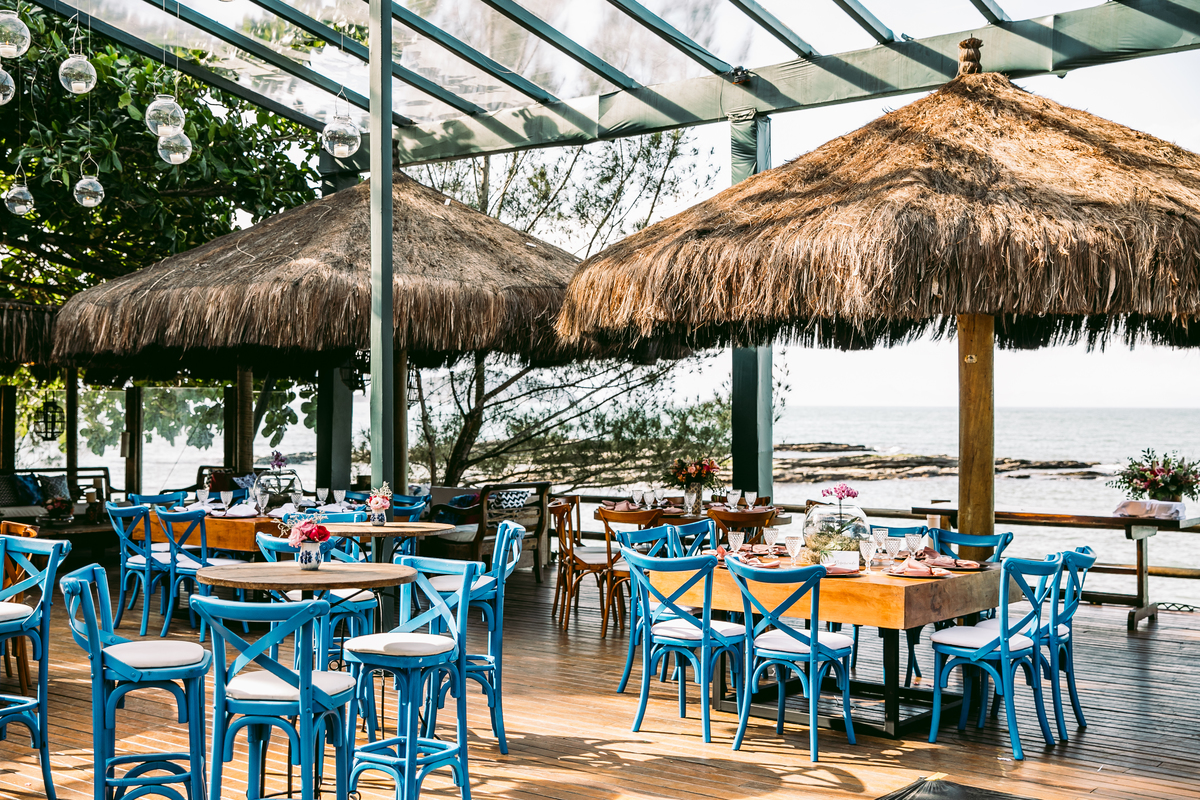 EF Cerimonial-Casamento em Búzios. Paula e Gabriel 2018. Buffet Privilege, Guilherme Tona, Casaba Filmes, MAquiagem Gabi Back, Decoração: Caca Porto e Jardim de Ornamentos. Vestido de noiva MArtu. DJ Dentinho da Playback e Aração LivOn e Violive. FOTO 33