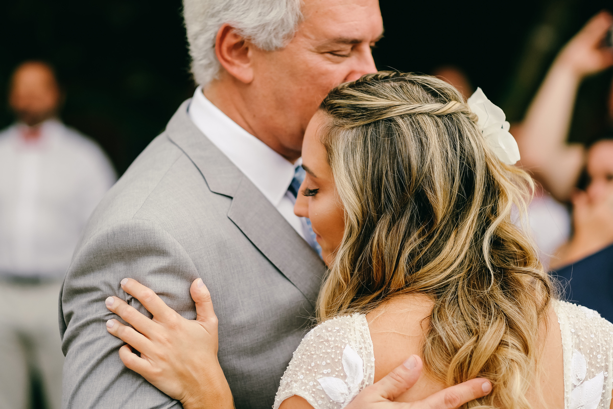 EF Cerimonial-Casamento em Búzios. Paula e Gabriel 2018. Buffet Privilege, Guilherme Tona, Casaba Filmes, MAquiagem Gabi Back, Decoração: Caca Porto e Jardim de Ornamentos. Vestido de noiva MArtu. DJ Dentinho da Playback e Aração LivOn e Violive. FOTO 45