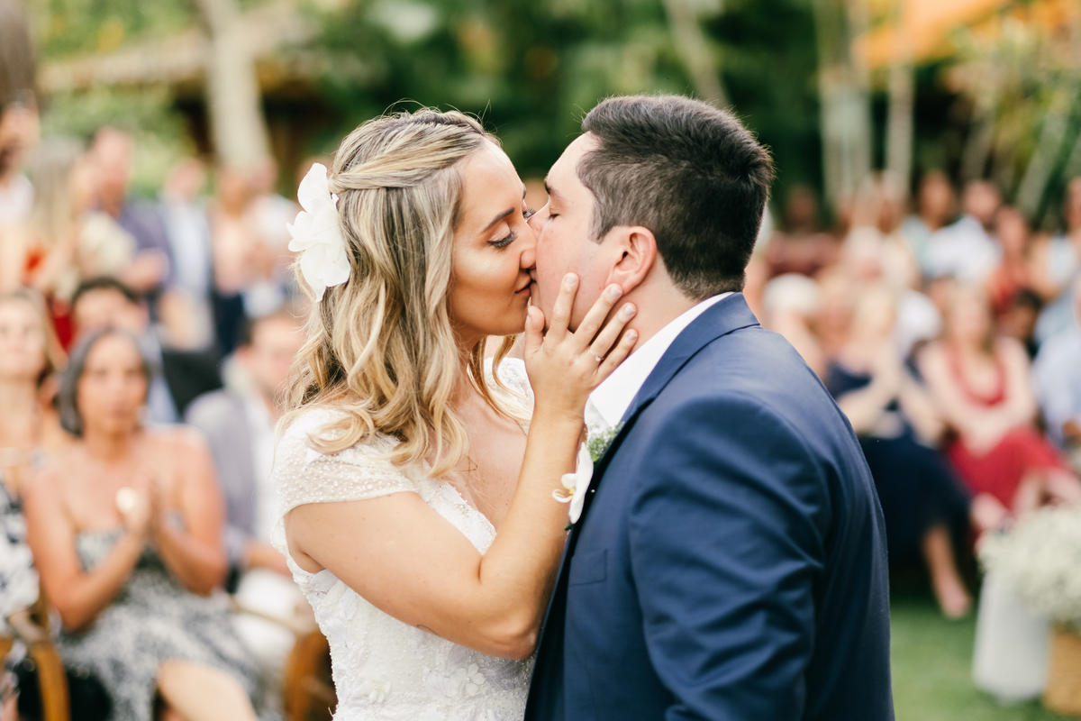 EF Cerimonial-Casamento em Búzios. Paula e Gabriel 2018. Buffet Privilege, Guilherme Tona, Casaba Filmes, MAquiagem Gabi Back, Decoração: Caca Porto e Jardim de Ornamentos. Vestido de noiva MArtu. DJ Dentinho da Playback e Aração LivOn e Violive. FOTO 62
