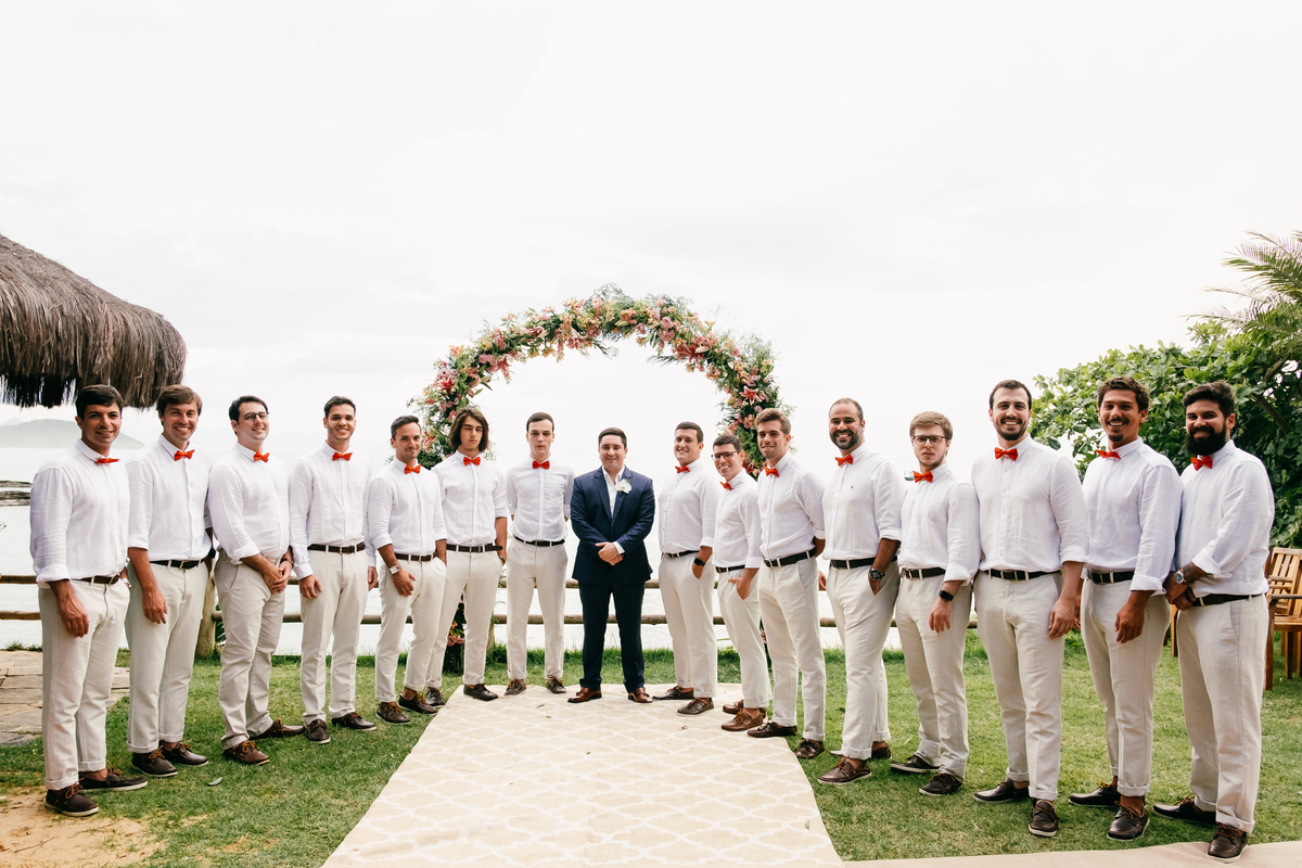 EF Cerimonial-Casamento em Búzios. Paula e Gabriel 2018. Buffet Privilege, Guilherme Tona, Casaba Filmes, MAquiagem Gabi Back, Decoração: Caca Porto e Jardim de Ornamentos. Vestido de noiva MArtu. DJ Dentinho da Playback e Aração LivOn e Violive. FOTO 66