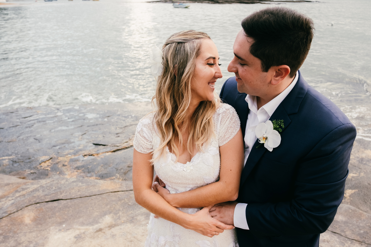 EF Cerimonial-Casamento em Búzios. Paula e Gabriel 2018. Buffet Privilege, Guilherme Tona, Casaba Filmes, MAquiagem Gabi Back, Decoração: Caca Porto e Jardim de Ornamentos. Vestido de noiva MArtu. DJ Dentinho da Playback e Aração LivOn e Violive. FOTO 78