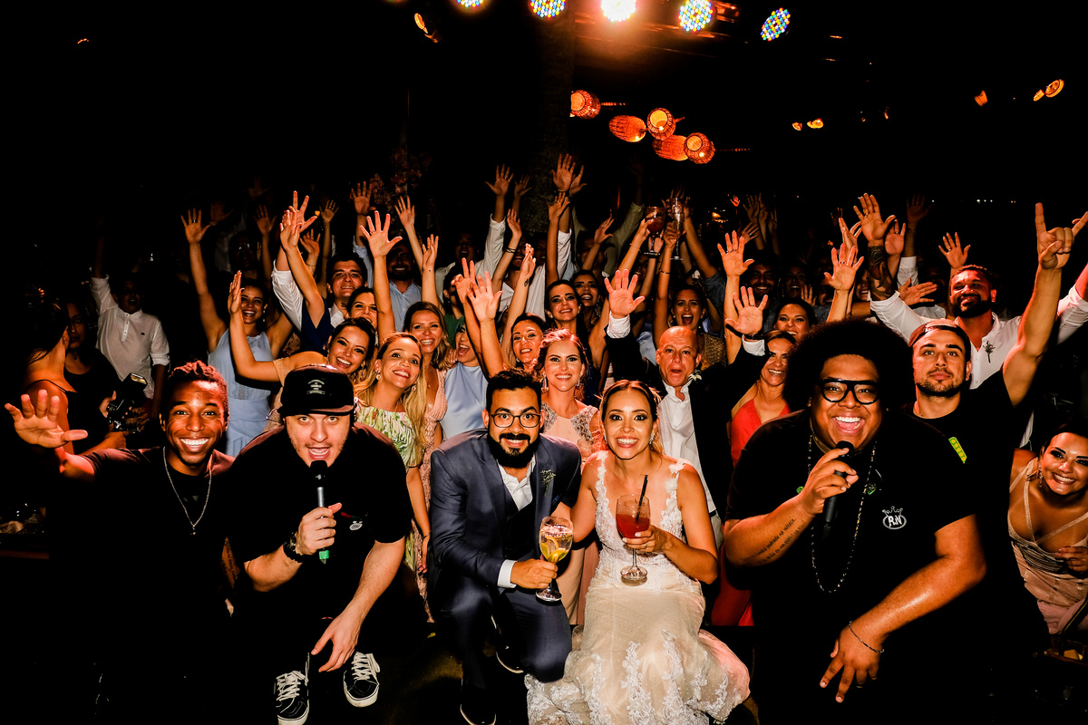EF Cerimonial-Casamento em Búzios, Tati e Fabio 13/10/2018, Brava Casa Búzios. Decoração da Ello4 Eventos, cabelo e maquiagem do Euler de Castro, Vestido Carol Hungria, Fotografia do Guilherme Tonna, Filmagem da Padede Filmes. Grupo do Bola. Fotografia 76