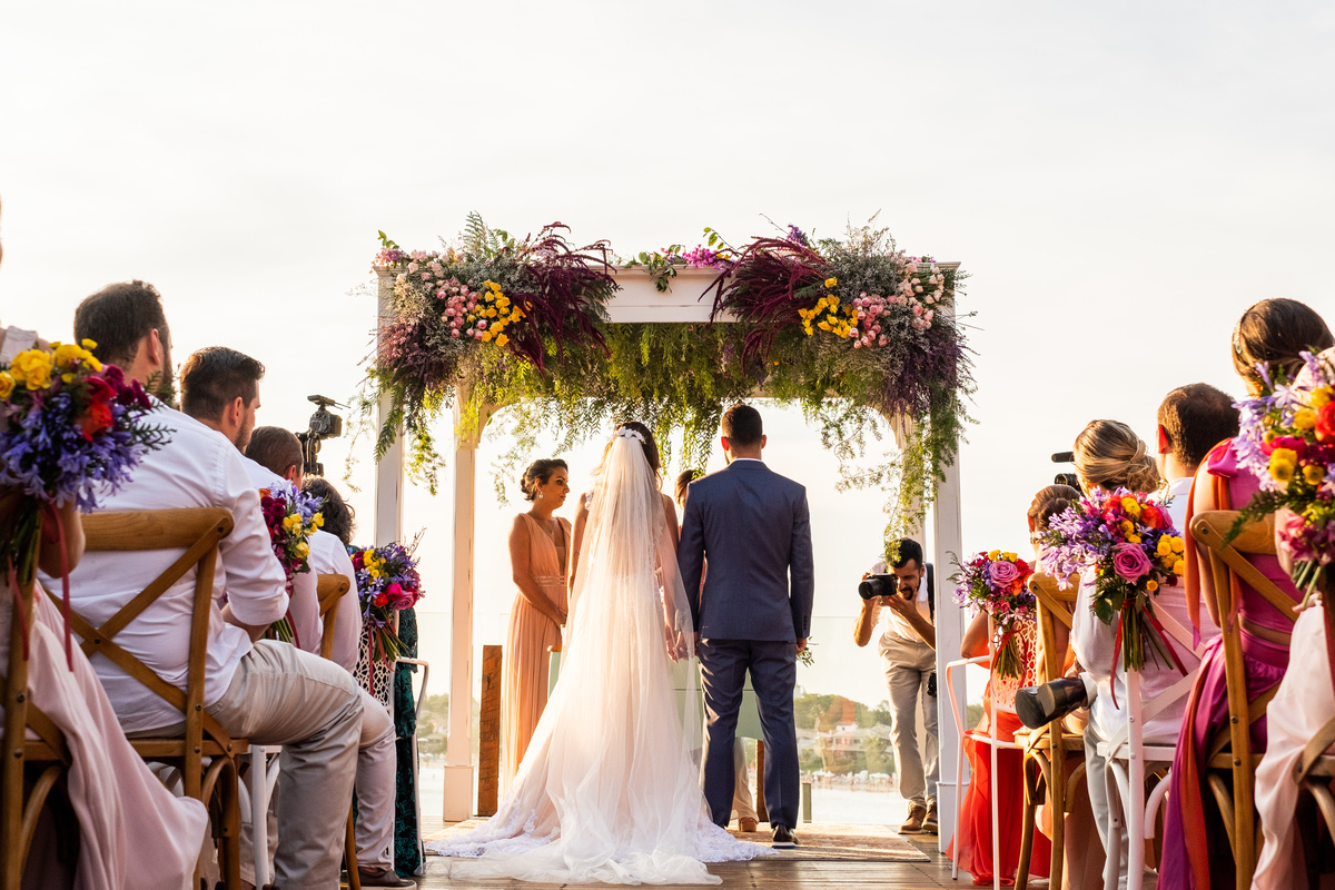 EF Cerimonial-Casamento em Búzios, Tati e Fabio 13/10/2018, Brava Casa Búzios. Decoração da Ello4 Eventos, cabelo e maquiagem do Euler de Castro, Vestido Carol Hungria, Fotografia do Guilherme Tonna, Filmagem da Padede Filmes. Grupo do Bola. Fotografia 44