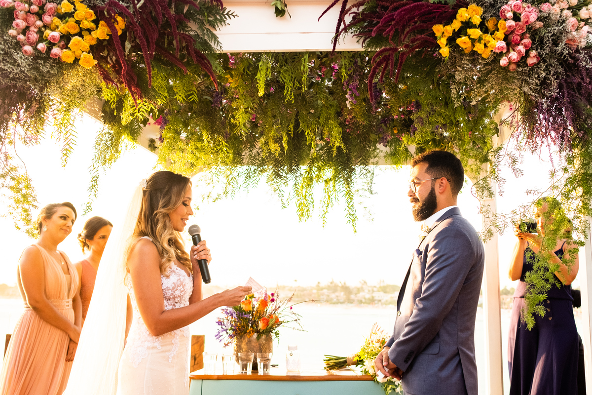 EF Cerimonial-Casamento em Búzios, Tati e Fabio 13/10/2018, Brava Casa Búzios. Decoração da Ello4 Eventos, cabelo e maquiagem do Euler de Castro, Vestido Carol Hungria, Fotografia do Guilherme Tonna, Filmagem da Padede Filmes. Grupo do Bola. Fotografia 49