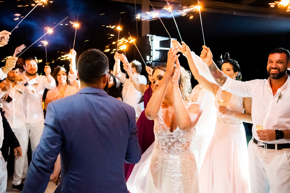 EF Cerimonial-Casamento em Búzios, Tati e Fabio 13/10/2018, Brava Casa Búzios. Decoração da Ello4 Eventos, cabelo e maquiagem do Euler de Castro, Vestido Carol Hungria, Fotografia do Guilherme Tonna, Filmagem da Padede Filmes. Grupo do Bola. Fotografia 67