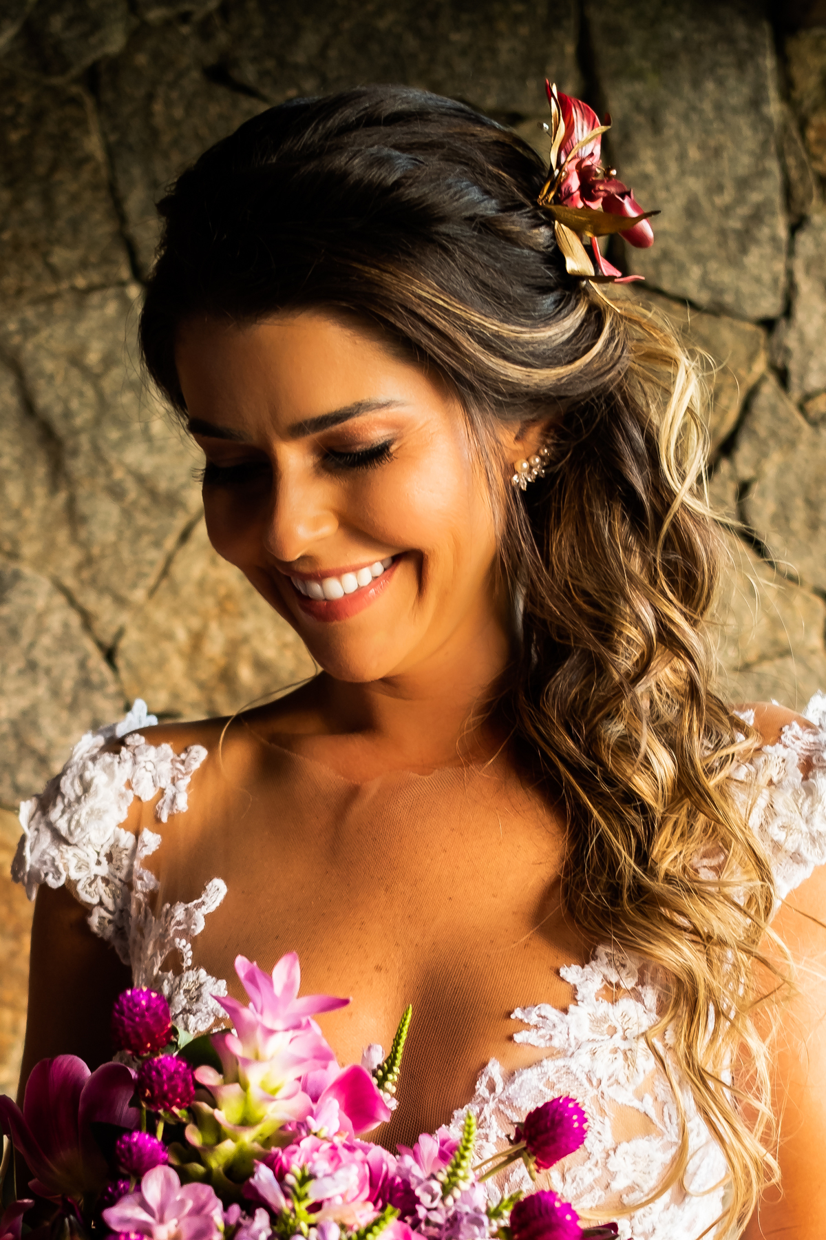 Casamento em Búzios, Fernanda Broncaoe Bruno Ibrain.  07/04/2018. No Local Brava Casa Búzios. EF CErimonial. Gabriel Queiroz Filmes - Guilherme Tonnna Fotografia - Studio 55 Beauty.  Decoração Vagalumes e Pililampos Vestido Carol Hungria. FOTO 13