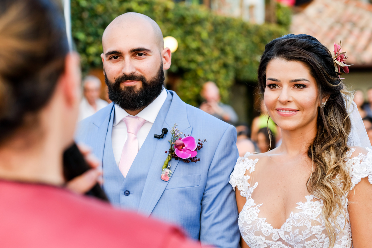 No Local Brava Casa Búzios. EF CErimonial. Gabriel Queiroz Filmes - Guilherme Tonnna Fotografia - Studio 55 Beauty.  Decoração Vagalumes e Pililampos Vestido Carol Hungria. Casamento em Búzios, Fernanda Broncaoe Bruno Ibrain.  07/04/2018. FOTO 48