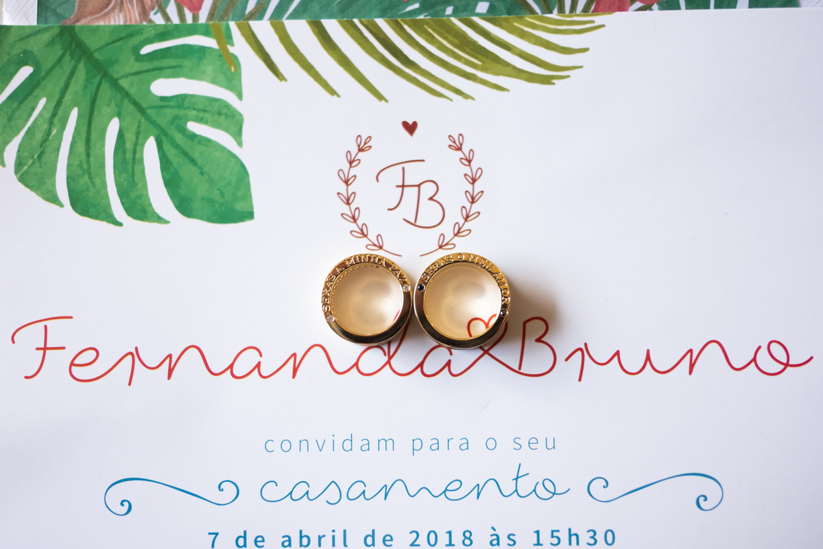 Casamento em Búzios, Fernanda Broncaoe Bruno Ibrain.  07/04/2018. No Local Brava Casa Búzios. EF CErimonial. Gabriel Queiroz Filmes - Guilherme Tonnna Fotografia - Studio 55 Beauty.  Decoração Vagalumes e Pililampos Vestido Carol Hungria. FOTO 01