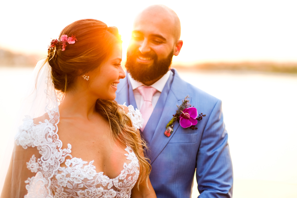 No Local Brava Casa Búzios. EF CErimonial. deCORAÇÃO DA vaGALUMES E pIRILAMPOS. casamento ao ar livre com muito amor. Casamento na Praia. CArol Hungria e Francesca SArdi DJ . Filagem do Gabriel Queiroz Filmes. Foto 67