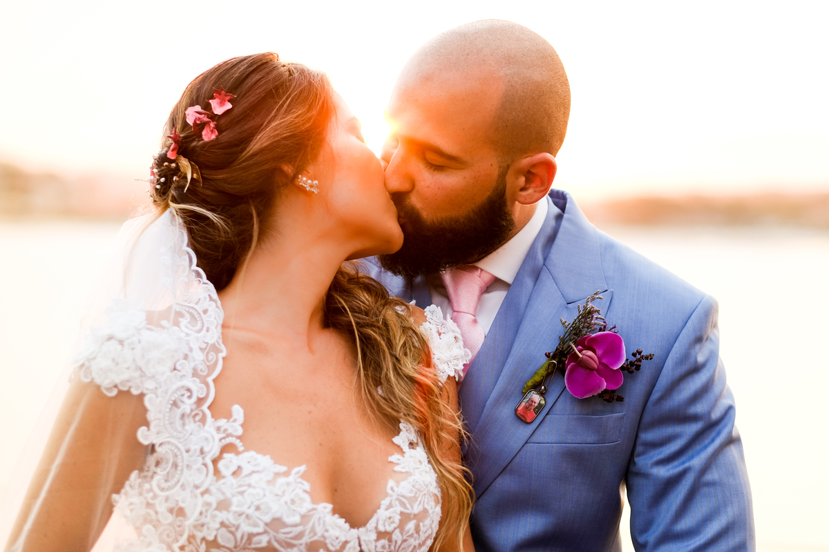 No Local Brava Casa Búzios. EF CErimonial. deCORAÇÃO DA vaGALUMES E pIRILAMPOS. casamento ao ar livre com muito amor. Casamento na Praia. CArol Hungria e Francesca SArdi DJ . Filagem do Gabriel Queiroz Filmes. Foto 66