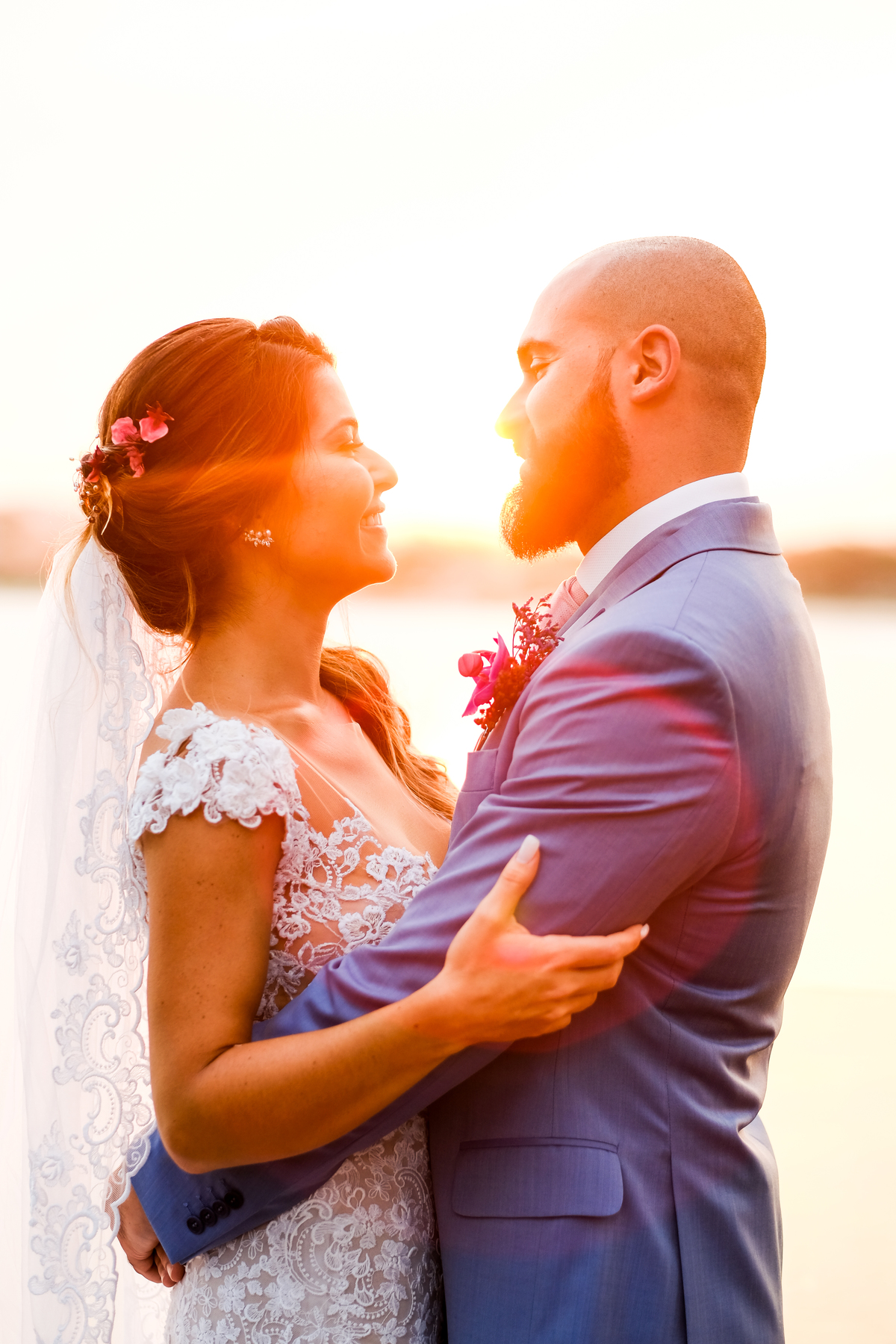 No Local Brava Casa Búzios. EF CErimonial. deCORAÇÃO DA vaGALUMES E pIRILAMPOS. casamento ao ar livre com muito amor. Casamento na Praia. CArol Hungria e Francesca SArdi DJ . Filagem do Gabriel Queiroz Filmes. Foto 62