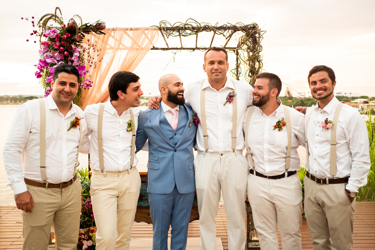 No Local Brava Casa Búzios. EF CErimonial. deCORAÇÃO DA vaGALUMES E pIRILAMPOS. casamento ao ar livre com muito amor. Casamento na Praia. CArol Hungria e Francesca SArdi DJ . Filagem do Gabriel Queiroz Filmes. Foto 59