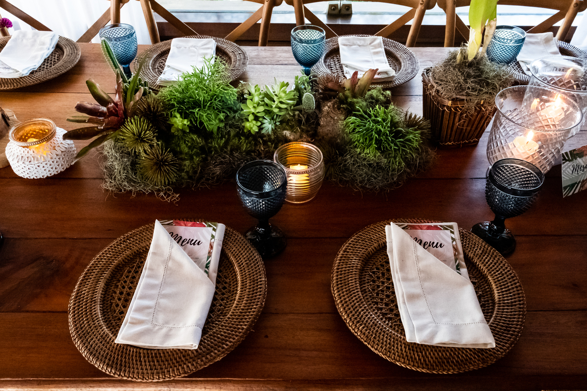 No Local Brava Casa Búzios. EF CErimonial. Gabriel Queiroz Filmes - Guilherme Tonnna Fotografia - Studio 55 Beauty.  Decoração Vagalumes e Pililampos Vestido Carol Hungria. Casamento em Búzios, Fernanda Broncaoe Bruno Ibrain.  07/04/2018. FOTO 26