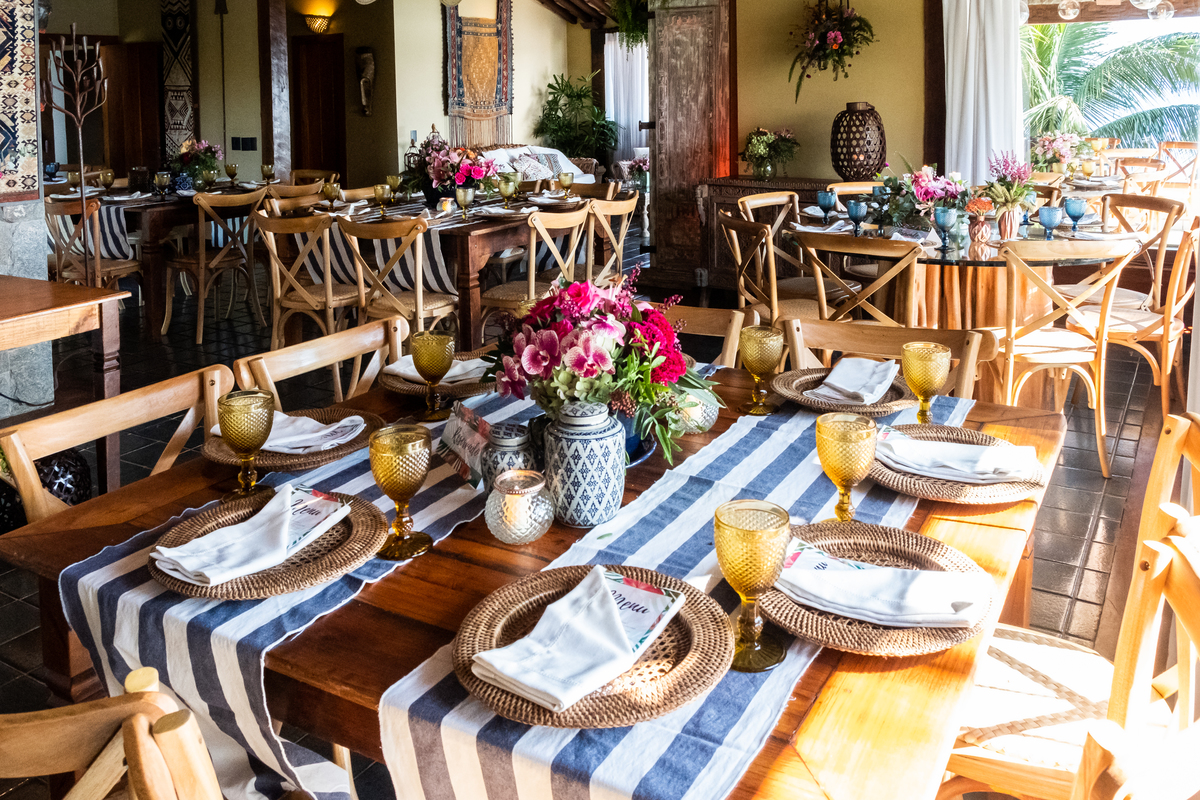 No Local Brava Casa Búzios. EF CErimonial. Gabriel Queiroz Filmes - Guilherme Tonnna Fotografia - Studio 55 Beauty.  Decoração Vagalumes e Pililampos Vestido Carol Hungria. Casamento em Búzios, Fernanda Broncaoe Bruno Ibrain.  07/04/2018. FOTO 29