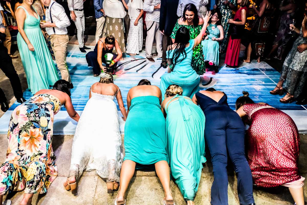 Casamento em Búzios. Mari e Rodrigo. Villa Raphael e Uniq Geribá Búzios. Fotografia Guilherme Tonna. atrações: Violive e LiveON Buzios. Decoração NB Decora e CAsarBúzios. EF CERIMONIAL -Organização de casamento na praia. FOTO PISTA DE DANÇA CASAMENTO