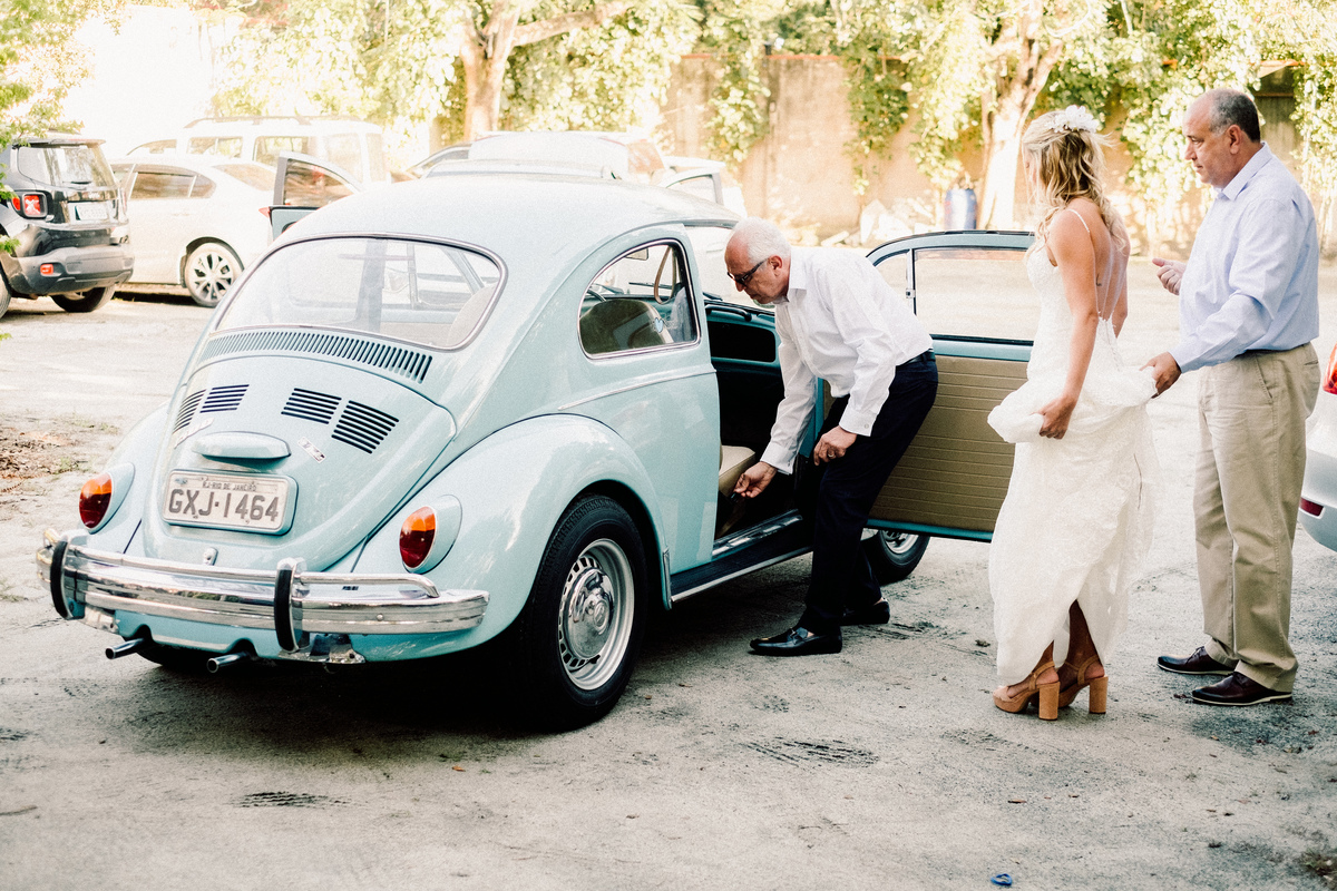 Casamento em Búzios. Mari e Rodrigo. Villa Raphael e Uniq Geribá Búzios. Fotografia Guilherme Tonna. atrações: Violive e LiveON Buzios. Decoração NB Decora e CAsarBúzios. EF CERIMONIAL -Organização de casamento na praia. FOTO 18