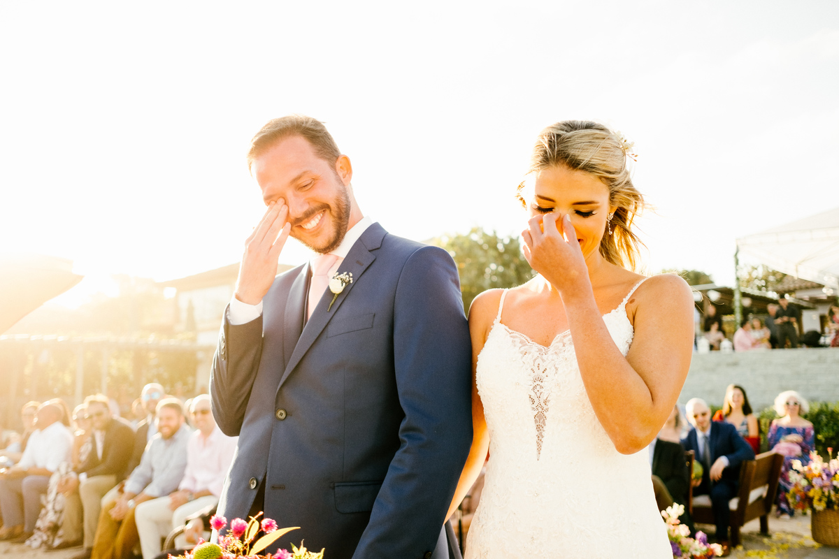 Casamento em Búzios. Mari e Rodrigo. Villa Raphael e Uniq Geribá Búzios. Fotografia Guilherme Tonna. atrações: Violive e LiveON Buzios. Decoração NB Decora e CAsarBúzios. EF CERIMONIAL -Organização de casamento na praia. FOTO 24 CERIMONIA DE CASAMENTO