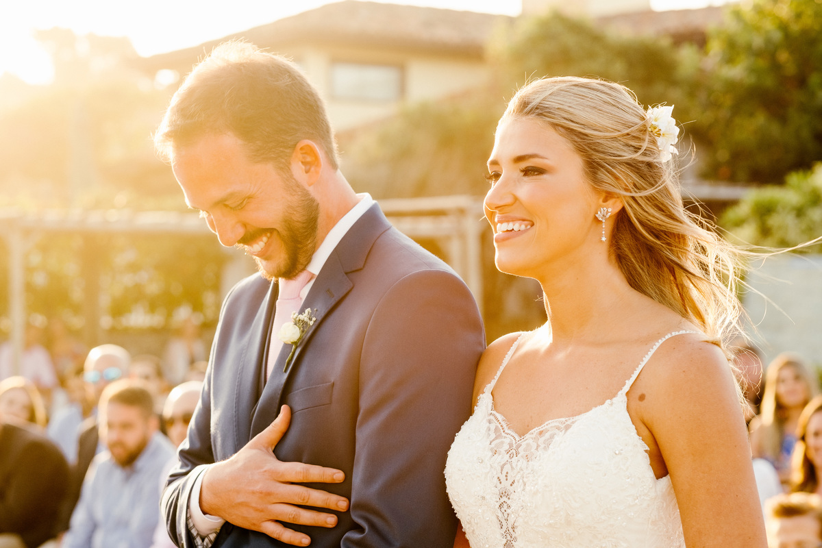 CASAMENTO NO POR DO SOL EM BUZIOS COM CELEBRAÇÃO DO MARAVILHOSO BRUNO FLORES DA BEM DITO CASAMENTO NO UNIQ BUZIOS MARI E RODRIGO TEXTO PERSONALIZADOS PARA CELEBRAR O AMOR DE FORMA ECUMÊNICA