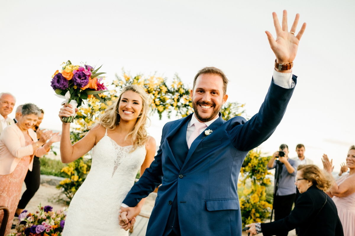 Casamento em Búzios. Mari e Rodrigo. Villa Raphael e Uniq Geribá Búzios. Fotografia Guilherme Tonna. atrações: Violive e LiveON Buzios. Decoração NB Decora e CAsarBúzios. EF CERIMONIAL -Organização de casamento na praia. FOTO 08 CASOU 