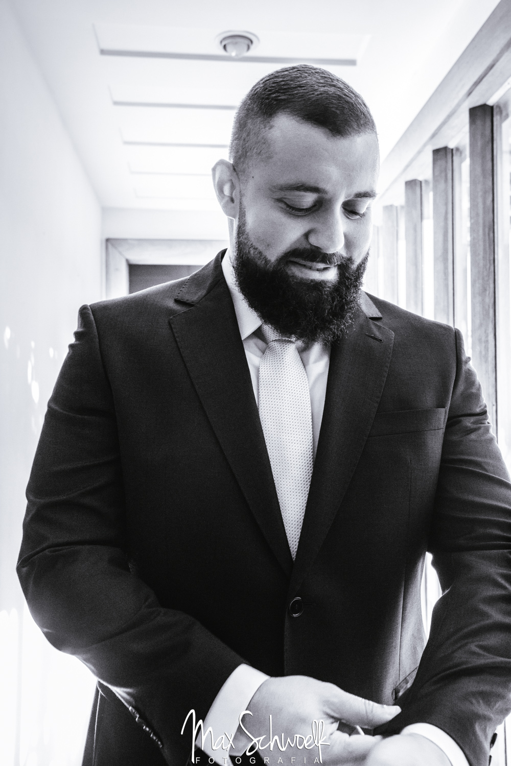 noivo no seu making off em buzios 