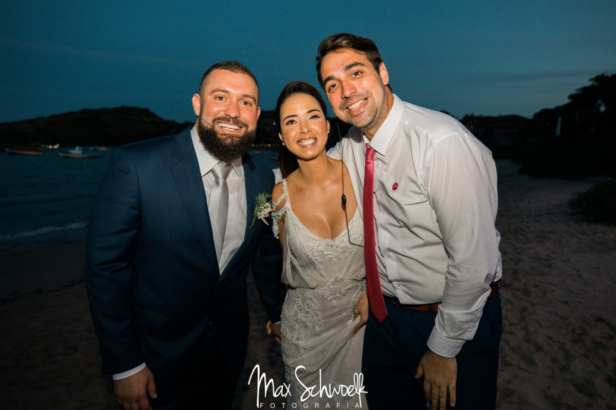 cerimonial apos a cerimonia com os noivos 