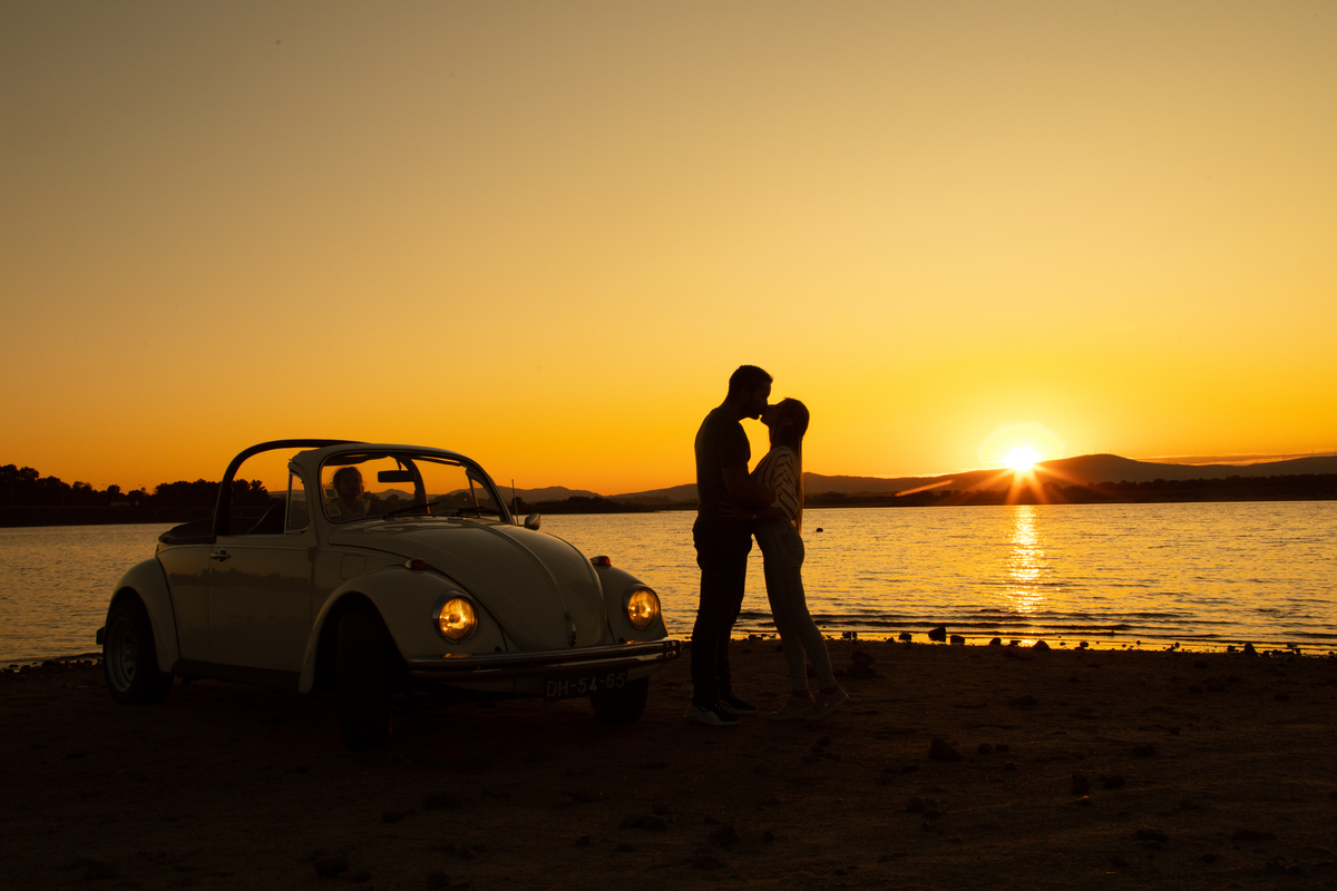 elodie-e-tiago-namorados-castelo-branco-car-couple-sun