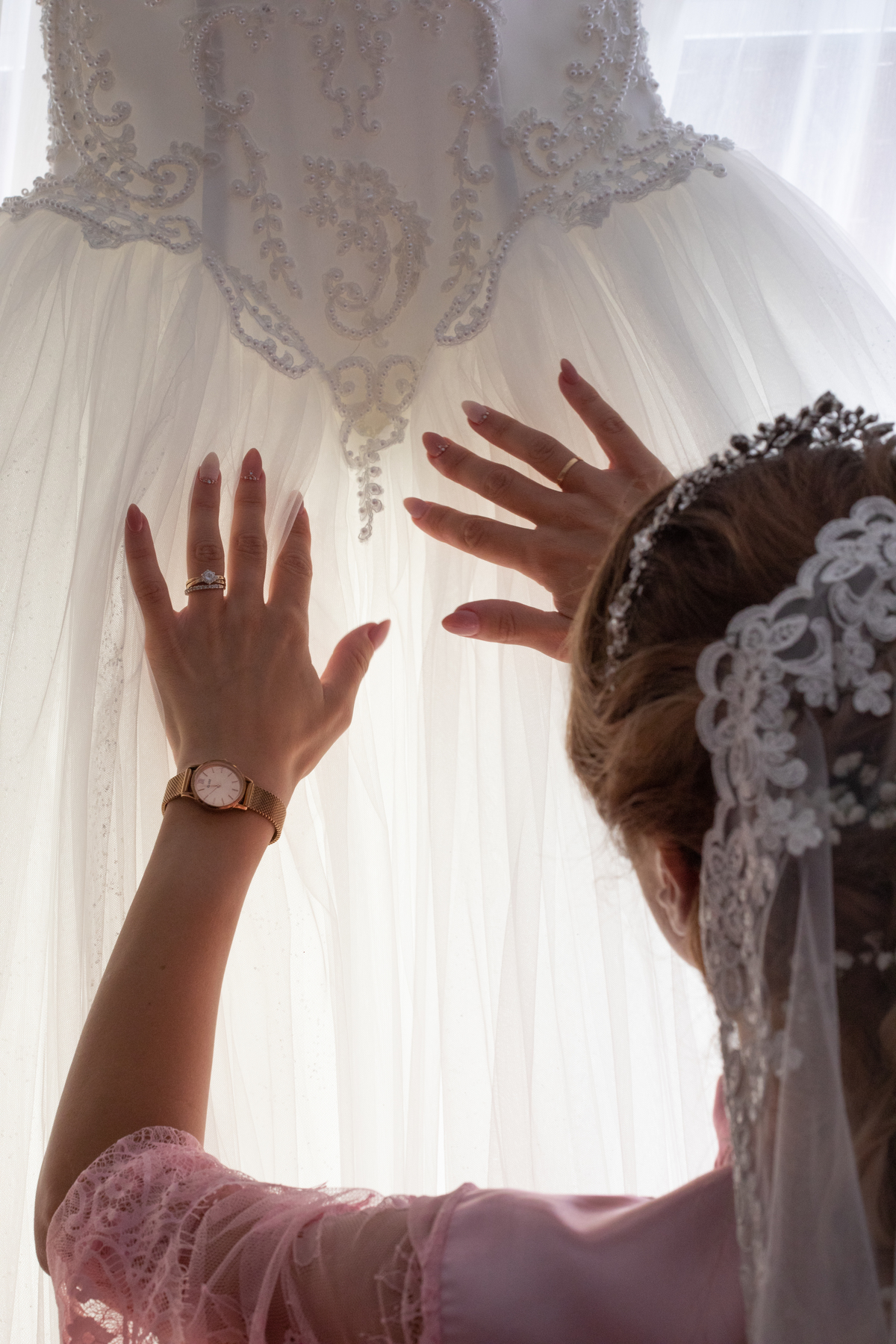 elodie-e-tiago-casamento-castelo-branco-obervando-os-detalhes