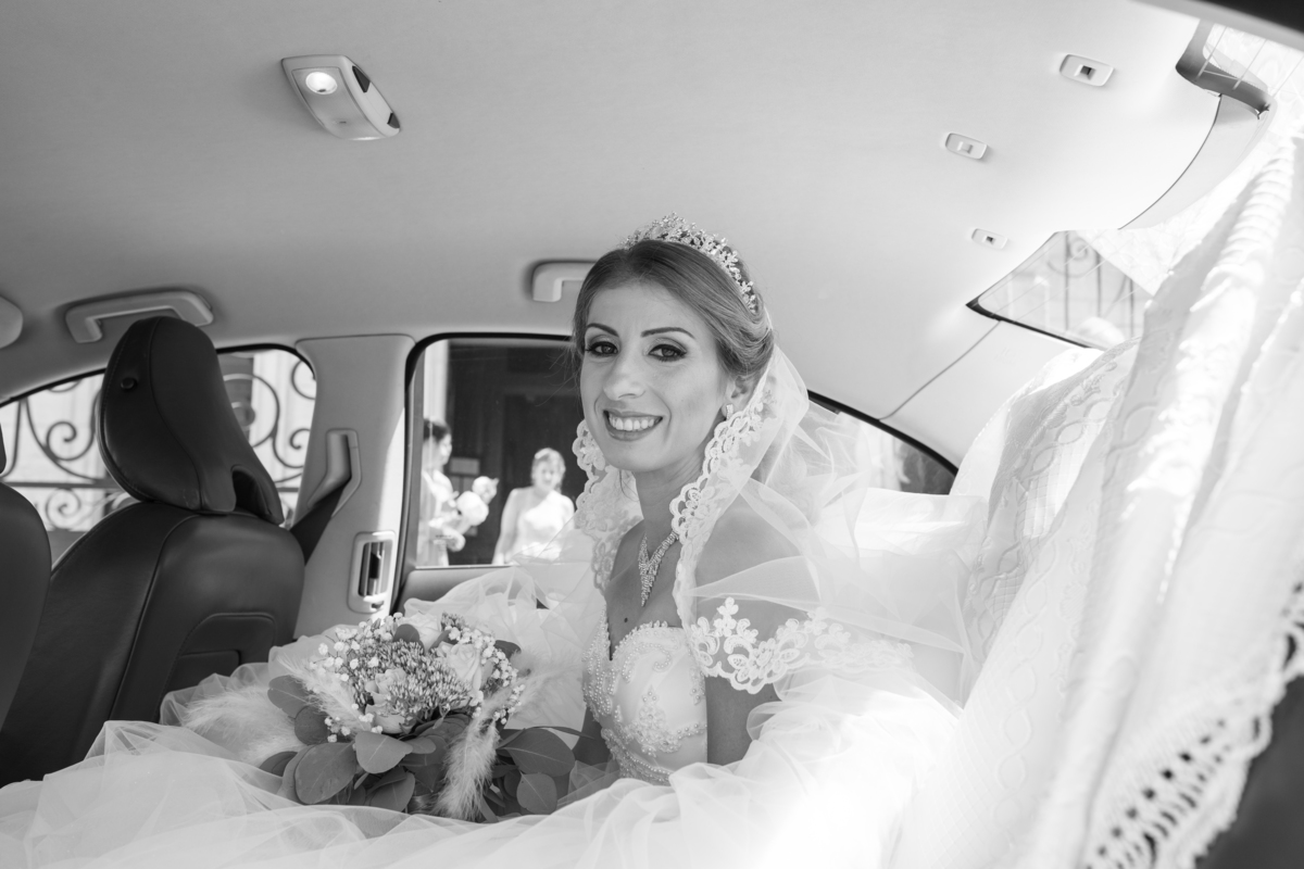 elodie-e-tiago-casamento-castelo-branco-bride-in-the-car