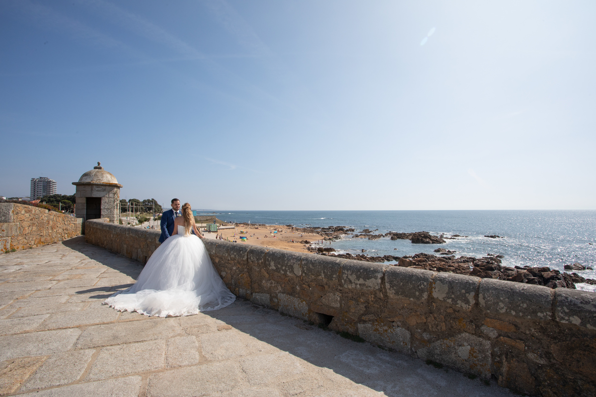 elodie-e-tiago-pos-casamento-porto-noivos-no-forte-exterior