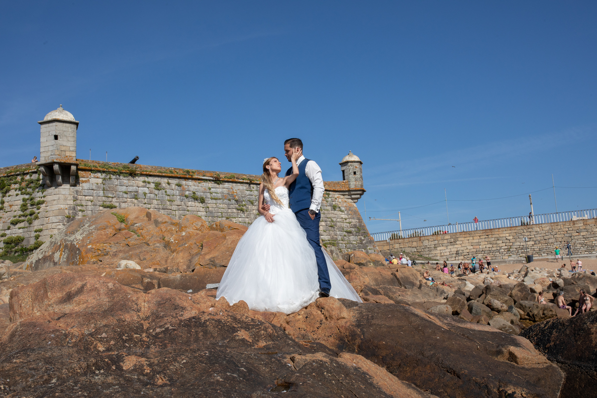elodie-e-tiago-pos-casamento-porto-noivos-nas-rochas