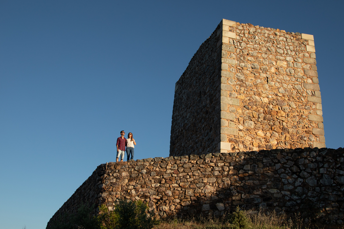 Namorados junto ao castelo de Ródão