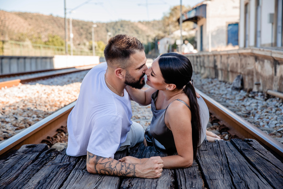 sessao-solteiros-noiva-noivo-linha-de-comboio-fratel