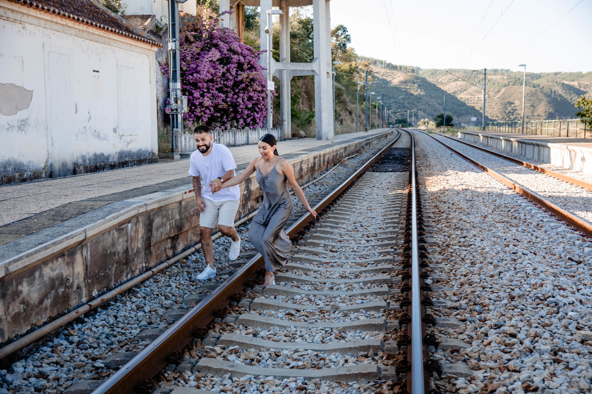 sessao-solteiros-noiva-noivo-linha-de-comboio-corrida-fratel
