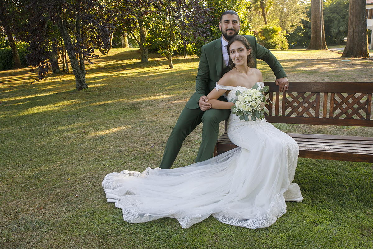 Num plano aproximado, vemos ainda mais a ternura entre os dois.