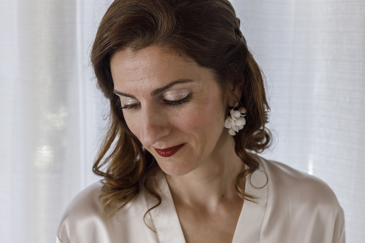  Um momento espontâneo e cheio de alegria enquanto Ju se prepara.