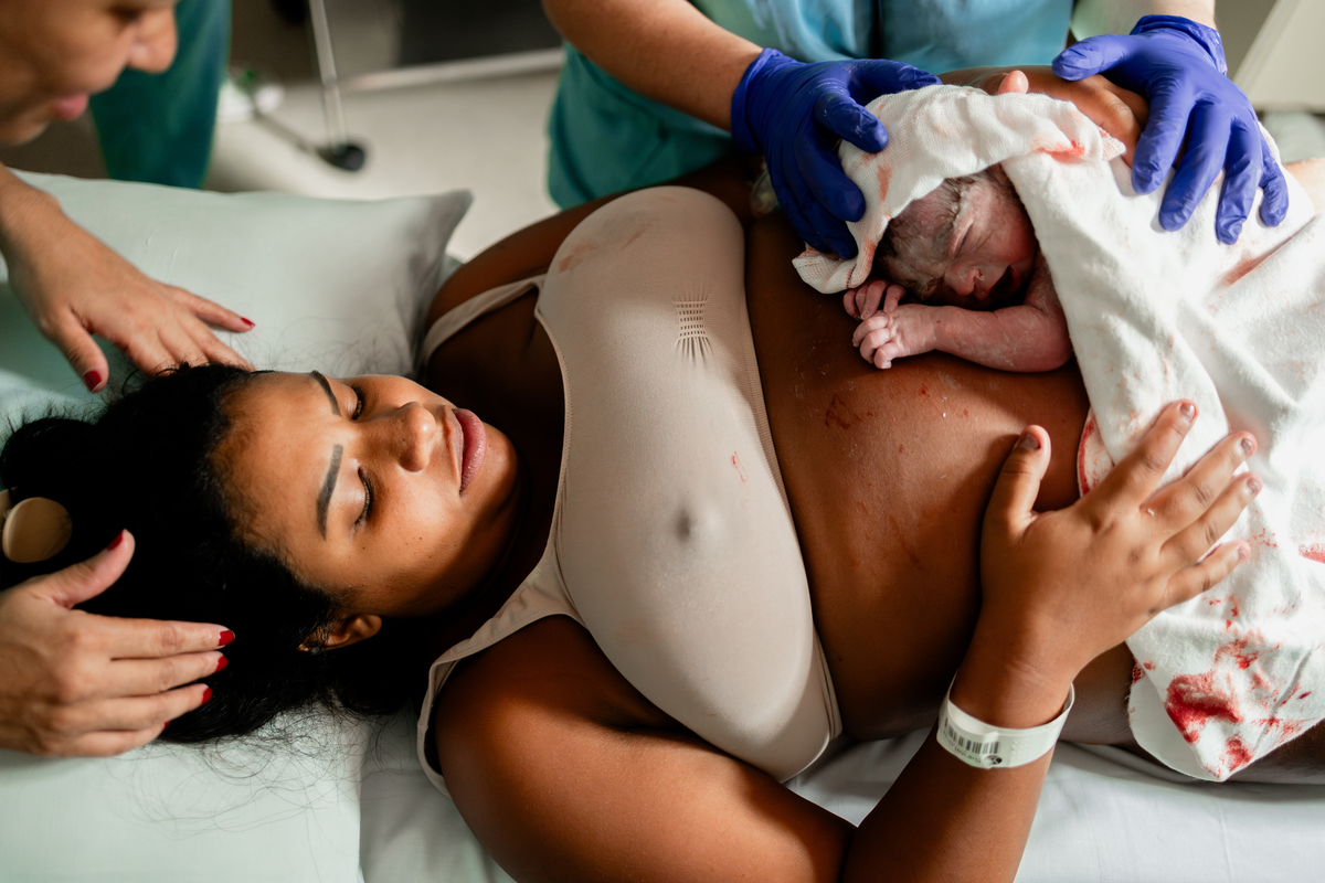 Parto maternidade Santa Lúcia, Fotografa de parto rio de janeiro, parto normal humanizado, Parto natural, nascimento, foto, fotografia, rio de janeiro, rj, li marques fotografia, golden hour, hora de ouro, cordão umbilical curto