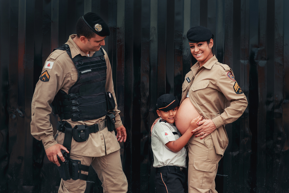Ensaio gestante, fotos de gestante, gestante de farda policial, ensaio em casa, ensaio gestante em casa, fotografa de gestante, fotografo, fotografa rio de janeiro, fotografa, limarques fotografia, limarques