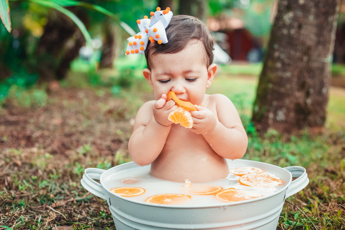 Ensaio de bebê, smash the fruit, acompanhamento mensal, ensaio fotografico com frutas, fotografa rio de janeiro, fotografa, limarques fotografia, limarques