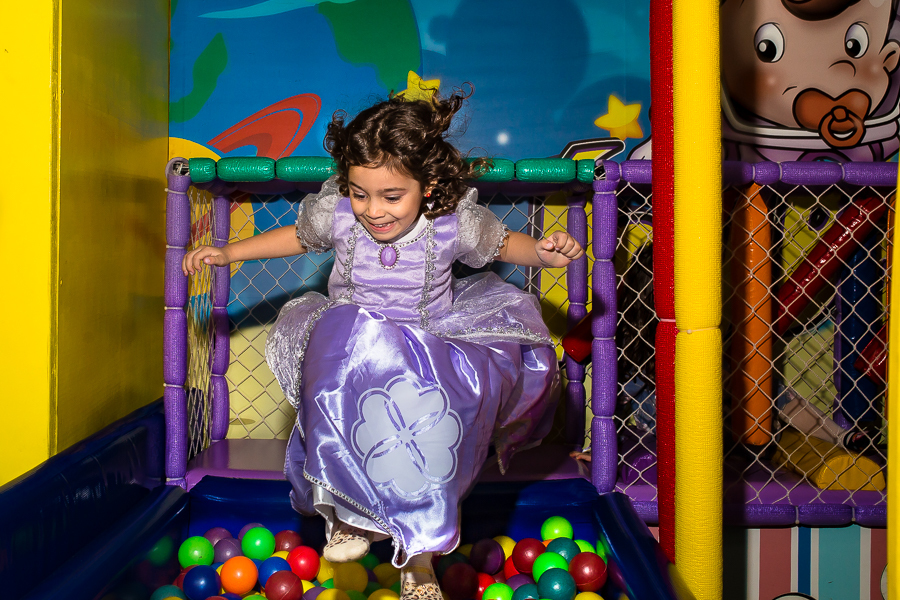 foto-criança-pula-pula