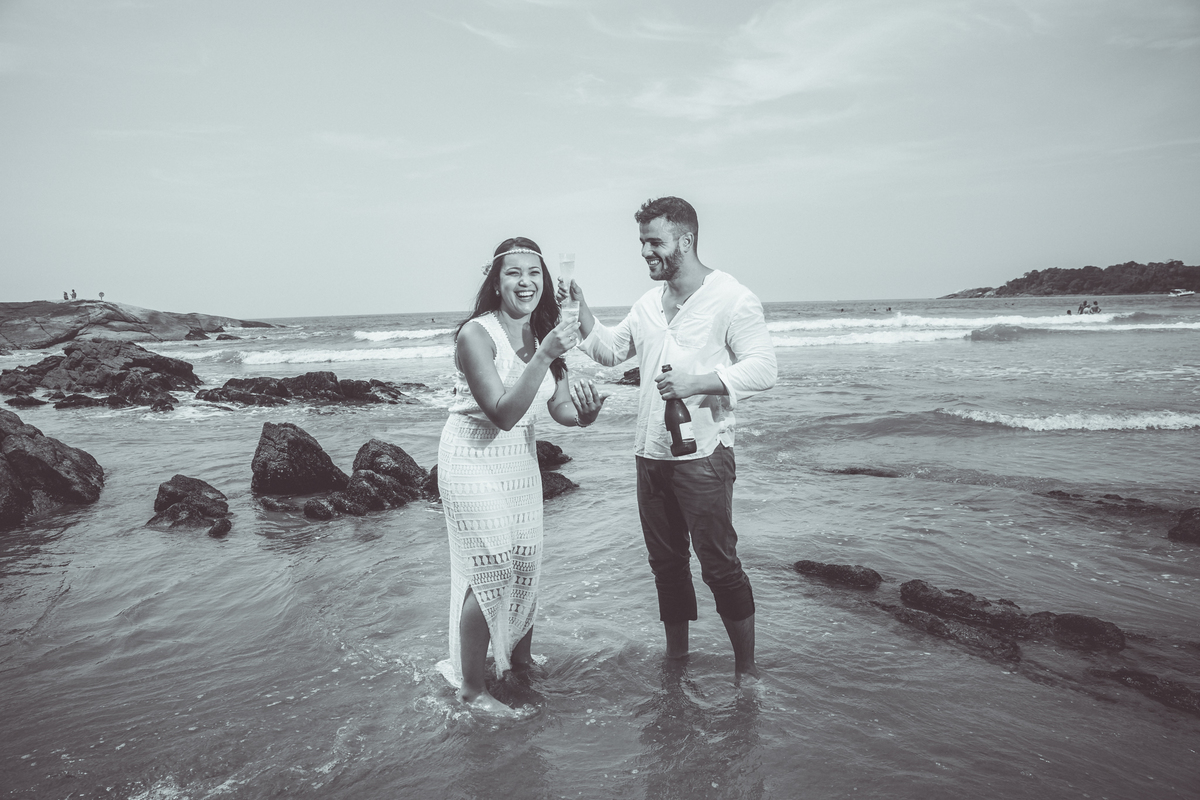 foto-ensaio-de-casal-na-praia