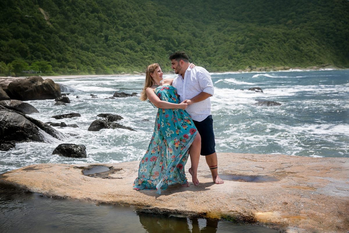 foto-ensaio-de-casal-na-praia-iporanga-guaruja